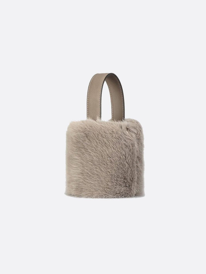 Handbag with faux fur